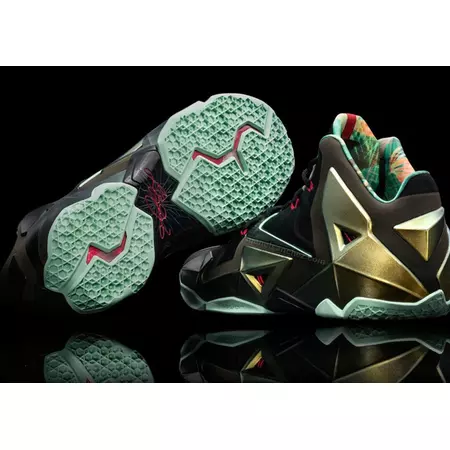 Lebron XI "King Pride" (700/verde/oro/negro)