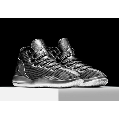 Jordan Reveal Premium "Black" (010/black/wolf grey)