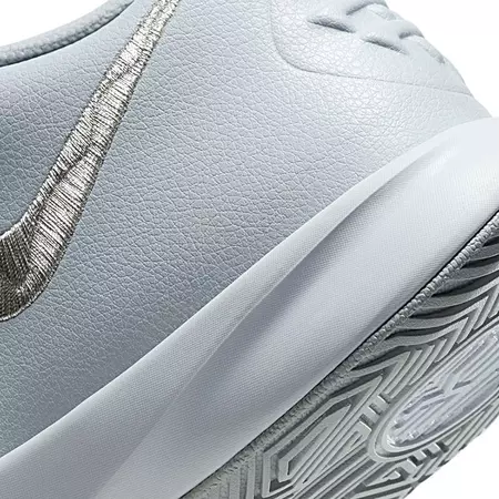 Kyrie Flytrap III "Platinum"
