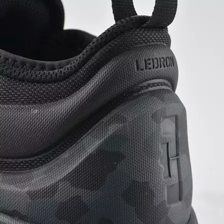 LeBron Witness II "Meraki" (011)