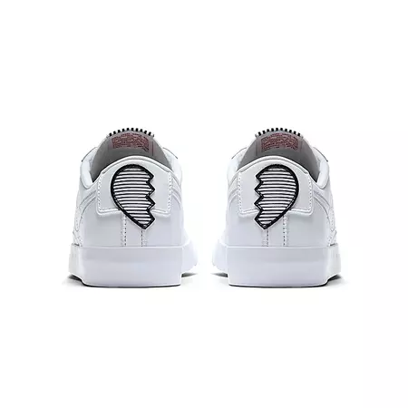 Nike Blazer Low SE LX W "Falling in Love" (100)