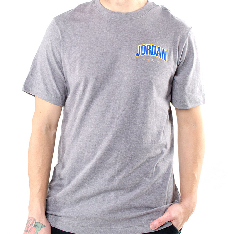 Adicionar ao carrinho Jordan Jumpman Graphic Short-Sleeve T-Shirt Jordan Jumpman Graphic Short-Sleeve T-Shirt