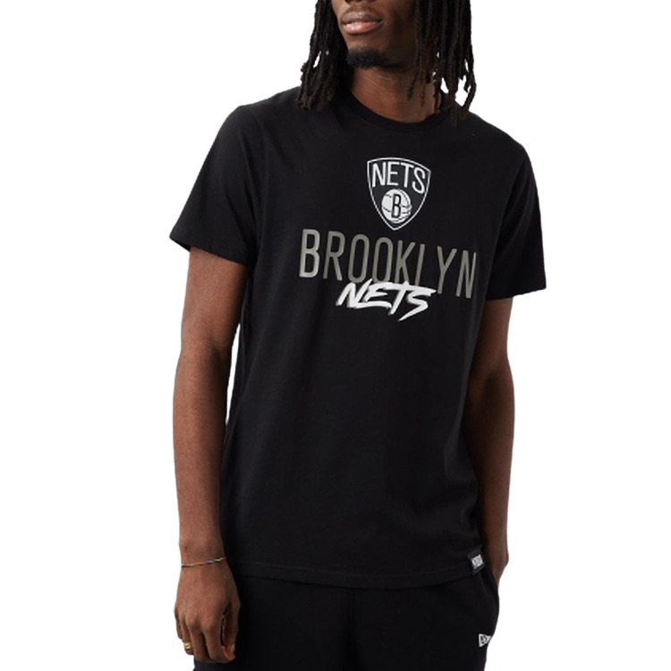 Adicionar ao carrinho New Era NBA Brooklyn Nets Script Logo Tee "Black" New Era NBA Brooklyn Nets Script Logo Tee "Black"
