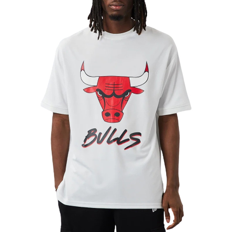 Adicionar ao carrinho New Era NBA Chicago Bulls Logo Script Mesh Oversize Tee "White" New Era NBA Chicago Bulls Logo Script Mesh Oversize Tee "White"