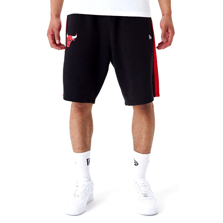 Adicionar ao carrinho New Era NBA Chicago Bulls Mesh Panel Oversized Shorts New Era NBA Chicago Bulls Mesh Panel Oversized Shorts