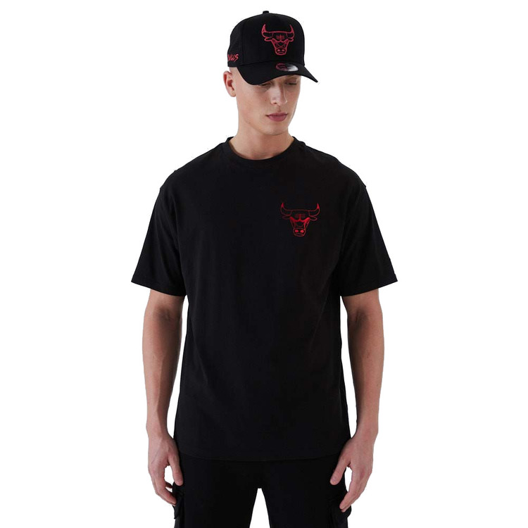 Adicionar ao carrinho New Era NBA Chicago Bulls Metallic Tee "Black-Red" New Era NBA Chicago Bulls Metallic Tee "Black-Red"