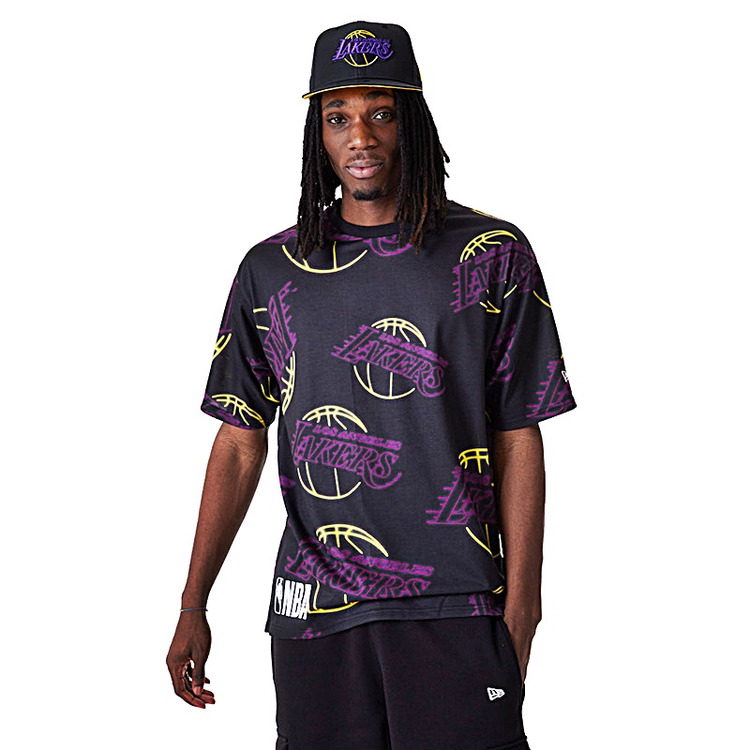 Adicionar ao carrinho New Era NBA L.A Lakers AOP Logo Neon Tee New Era NBA L.A Lakers AOP Logo Neon Tee