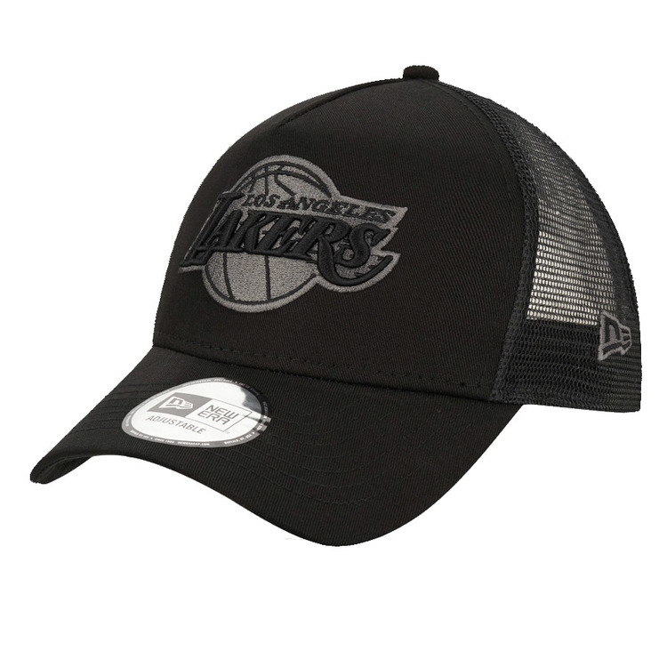 Adicionar ao carrinho New Era NBA Los Angeles Lakers Black on Black 9FORTY A-Frame Trucker New Era NBA Los Angeles Lakers Black on Black 9FORTY A-Frame Trucker