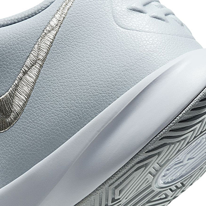 kyrie flytrap 3 pure platinum