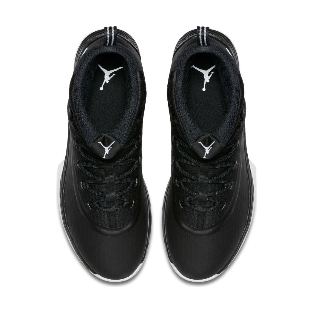jordan ultra fly 2 low black white