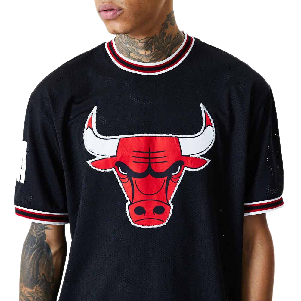 New Era NBA Chicago Bulls Oversized Applique Tee