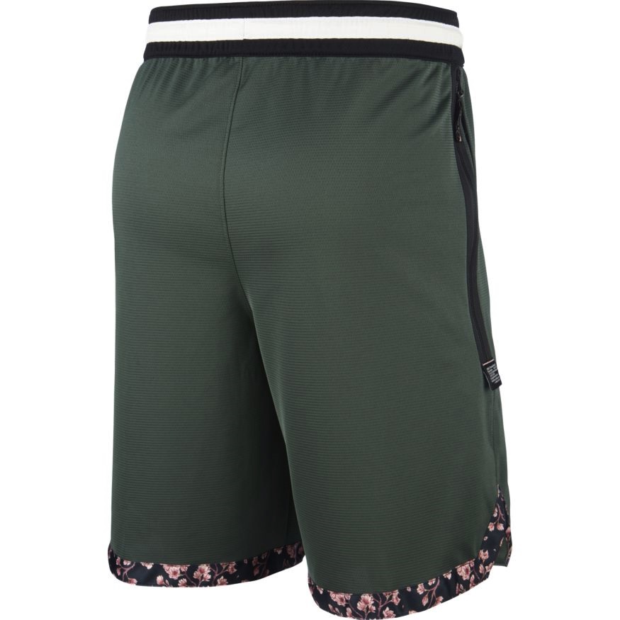 nike dna city exploration shorts