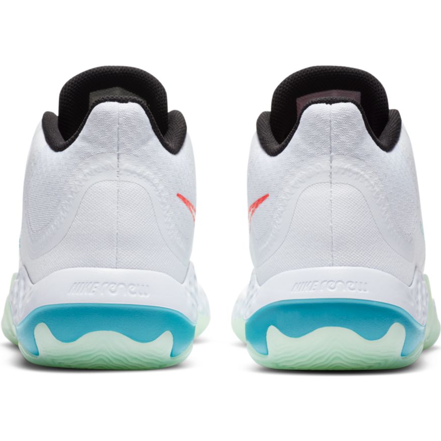 snug kicks nike