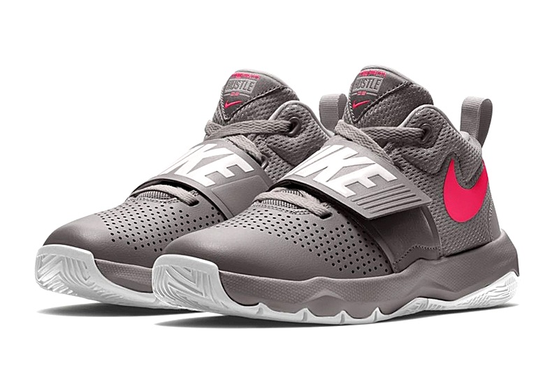 nike team hustle 8
